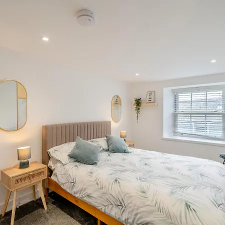 Hardy Hideaway Apartment